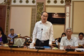 Lãnh đạo TP.HCM lắng nghe DN về giải pháp xử lý bãi chôn rác