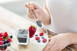 Ăn nhiều chất xơ và sữa chua làm giảm nguy cơ ung thư phổi