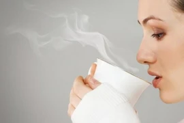 Uống nước ấm sẽ đốt cháy nhiều calo hơn 
