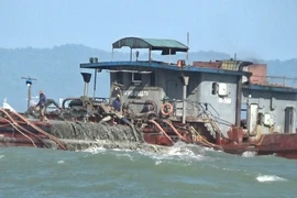Khuyến khích sử dụng tro, xỉ làm vật liệu san lấp thay thế cát