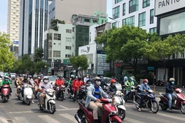 Khi nào mới hết nắng nóng như ‘đổ lửa’ ở TP.HCM?