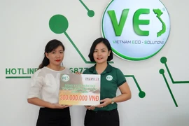 Công ty cổ phần VES hỗ trợ đồng bào miền Trung 300 triệu đồng