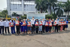 Nhân viên vệ sinh môi trường hơn 20 năm không được đón Tết quê nhà