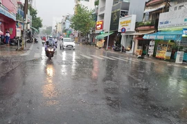 Mưa dông nhiều khu vực tại TP.HCM