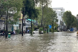 Dự báo tối nay TP.HCM mưa to kết hợp triều cường 