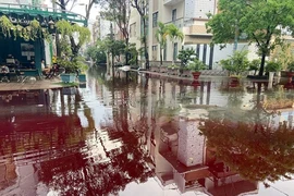 TP.HCM: Quận Tân Phú thông tin vụ nước đỏ, gây ngứa tràn vào nhà dân