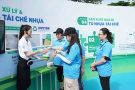 Quận 7, TP.HCM tổ chức nhiều hoạt động hướng dẫn tách nhựa để tái chế 