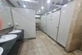 Gần 500 cơ sở kinh doanh ở TP.HCM cho khách sử dụng nhà vệ sinh công cộng 