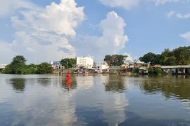 TP.HCM buộc tháo dỡ 104 trường hợp xây dựng lấn chiếm kênh rạch