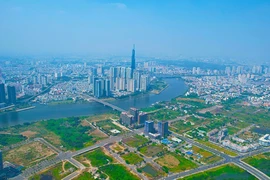 UBND TP.HCM đề nghị xây dựng chế độ ưu đãi miễn tiền thuê đất với một số dự án