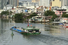 Đến năm 2030, TP.HCM sẽ di dời 20.000 căn nhà ven kênh, rạch