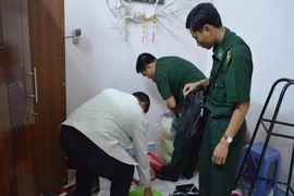 Bị bắt vì mang 400.000 USD thắng bạc ở Campuchia về VN 