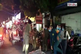 Video: Phong tỏa nơi ở của 1 ca nghi nhiễm COVID-19 tại TP.HCM