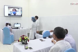 Đa dạng hình thức khám bệnh từ xa để thích nghi với dịch COVID-19
