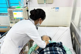 Kịp thời cứu sống bệnh nhân suy thận giai đoạn cuối, nhiều bệnh nền