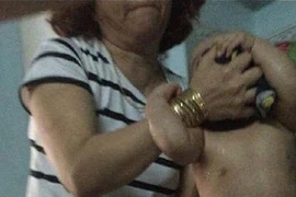 Vì sao người quay clip vụ bạo hành trẻ lại bị phạt?