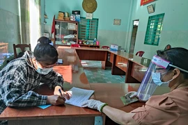 TP.HCM: Tiếp tục hỗ trợ người dân khó khăn do COVID-19