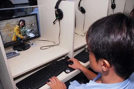 Tự đăng tải hình ảnh của người khác trên mạng xã hội là vi phạm pháp luật. Ảnh HTD