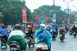 Người dân Hà Nội về quê vào những người nghỉ lễ. Ảnh: Phi Hùng