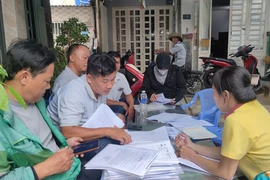 Một số người dân rất lo lắng không để tìm được nơi ở mới khi giá bồi thường, hỗ trợ rất thấp. Ảnh: NGUYỄN HIỀN