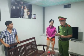 Công an vượt 1800 km để bắt cô gái lừa bán bọ xít đen qua Facebook