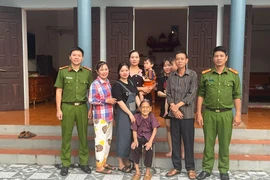 Đoàn tụ gia đình sau gần 30 năm nhờ dữ liệu quốc gia về dân cư