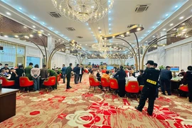 Bên trong sòng bạc do người Trung Quốc cầm đầu, công an vừa triệt phá