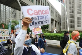 Người dân Nhật xuống đường kêu gọi hủy Thế vận hội Olympic Tokyo vì lo ngại dịch COVID-19.