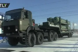 Bộ Quốc phòng Nga xác nhận đang đưa hai sư đoàn tên lửa phòng không S-400 Triumph đến nước láng giềng Belarus để tham gia các cuộc tập trận chung.