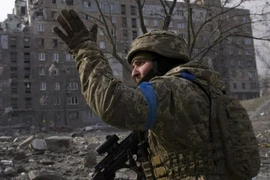 Binh sĩ Ukraine ở TP Mariupol, ngày 12-3.