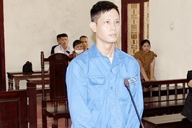 Đi tù vì tống tiền cảnh sát giao thông