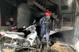 Cứu 3 người khỏi nhà trọ bị cháy ở Hải Phòng