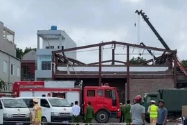 Sập mái nhà đang thi công ở Thái Bình, 8 người thương vong