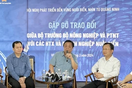 Bộ trưởng NN&PTNT và Chủ tịch tỉnh Quảng Ninh gặp gỡ các HTX, doanh nghiệp nuôi biển