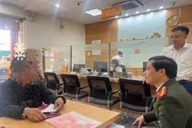 Một người đàn ông vay ngân hàng hơn 5 tỉ để chuyển cho người lạ