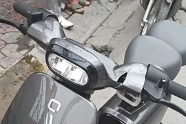 Nhóm thanh thiếu niên cướp xe máy điện