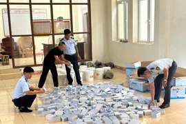 Kiểm tra kho hàng, phát hiện hơn 5.000 tuýp thuốc nhập lậu 