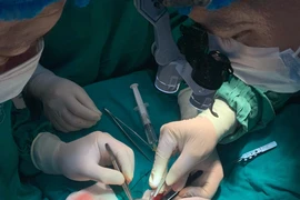 Phẫu thuật thành công cho bé trai bị đứt rời dương vật