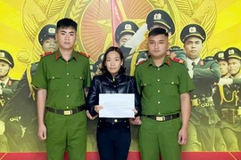 1 phụ nữ thuê 6 ô tô rồi đi cầm lấy tiền 