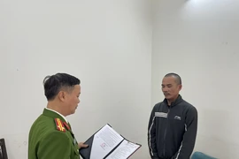 Mâu thuẫn trong sinh hoạt, dùng điếu cày đánh đồng nghiệp thương tích 34%