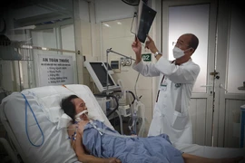 Bị mò cắn, cụ bà suy hô hấp nguy kịch 