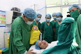 Hi hữu: Vỡ tử cung ở tuần thai 26 vẫn sinh con khỏe mạnh bình thường