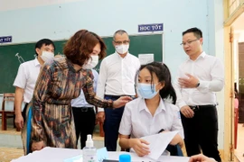 Đẩy mạnh tiêm vaccine phòng COVID-19 để trẻ em tựu trường an toàn
