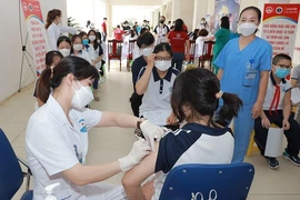 Vĩnh Phúc: Đi từng ngõ, gõ từng nhà, rà từng đối tượng để tiêm vaccine COVID-19