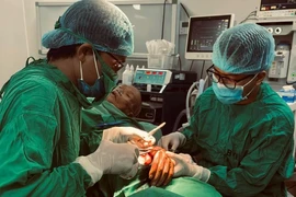 Hi hữu: Cụ ông 107 tuổi bị ung thư da 