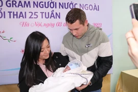 Nuôi dưỡng thành công trẻ sinh non nặng 500 gram 