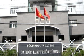 ĐH Luật kiên quyết đình chỉ sinh viên phôtô giáo trình