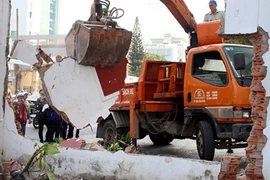 Ông Đoàn Ngọc Hải tiếp tục lấy lại vỉa hè cho dân