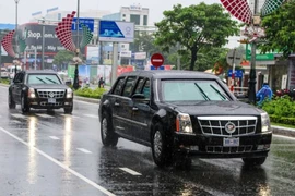 Clip: Cadillac One của Tổng thống Mỹ trên phố Đà Nẵng