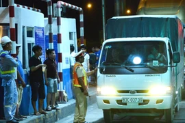 BOT Cai Lậy xả trạm lúc rạng sáng